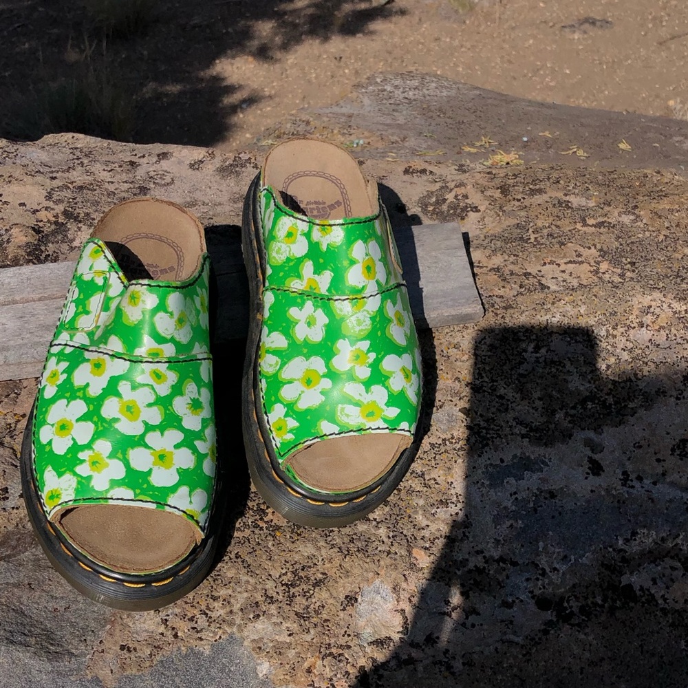 Dr. Marten’s Air Walk Platform Sandal Green Lilly